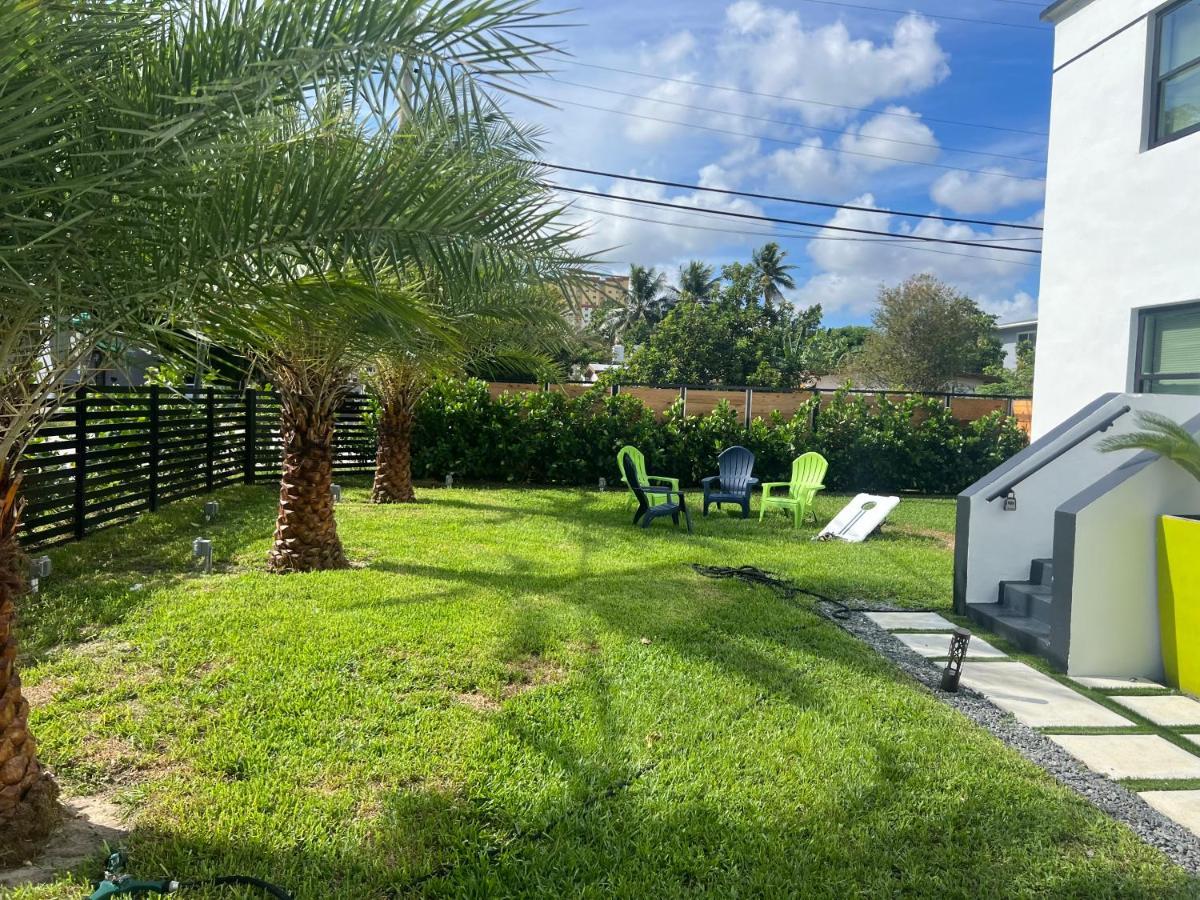 3 Seasons At The Carrington 3 Separate 2 Bedroom 1 Bathroom Apartments And A 3 Bedroom 2 Bathroom Villa Miami Exterior photo
