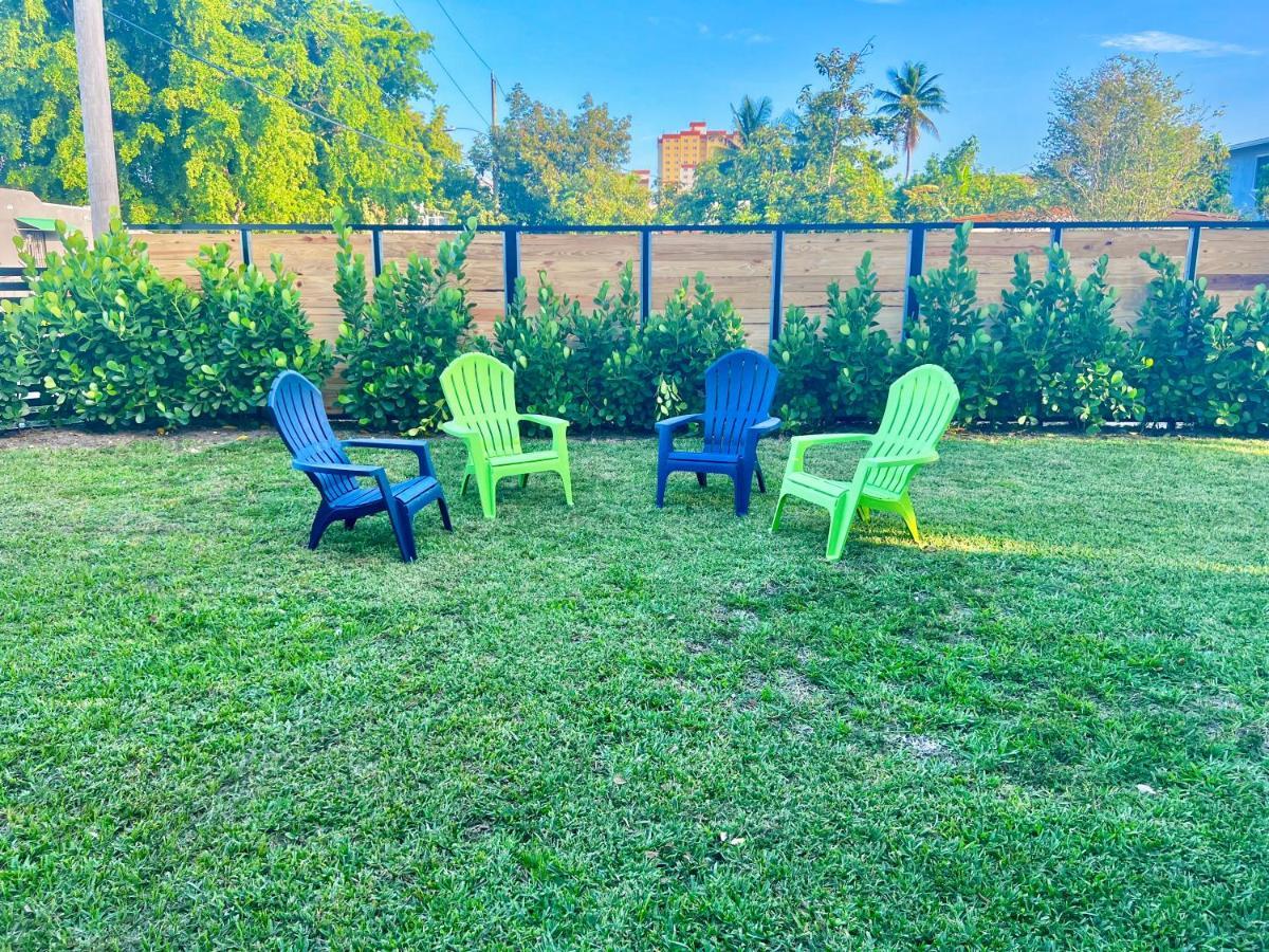 3 Seasons At The Carrington 3 Separate 2 Bedroom 1 Bathroom Apartments And A 3 Bedroom 2 Bathroom Villa Miami Exterior photo
